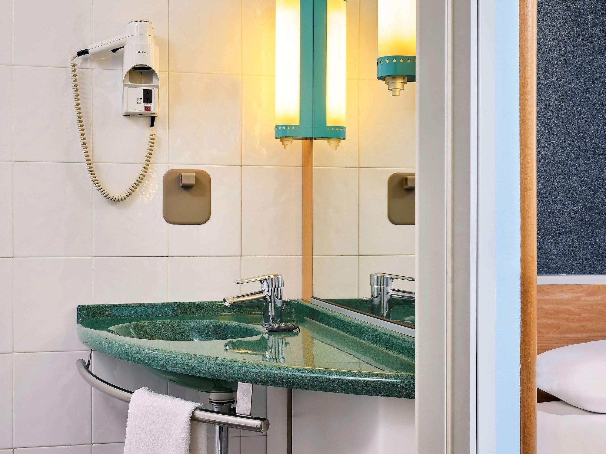 Hotel Ibis Firenze Prato Est Campi Bisenzio Exteriör bild