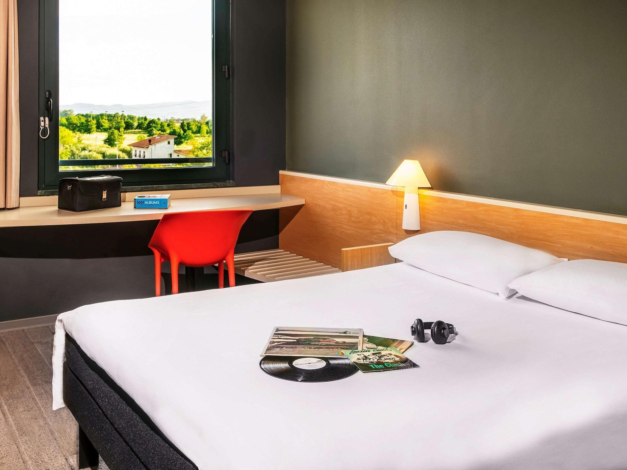 Hotel Ibis Firenze Prato Est Campi Bisenzio Exteriör bild