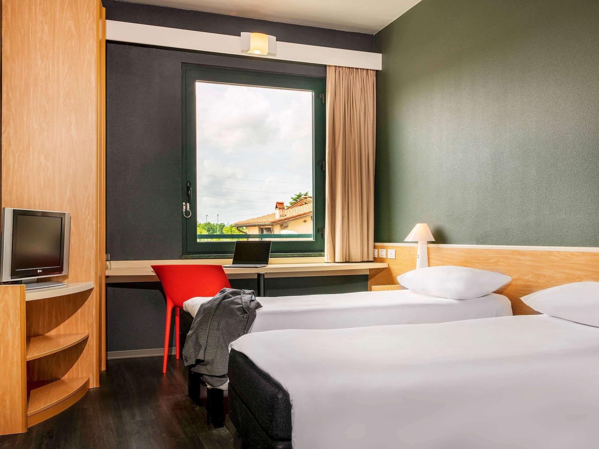 Hotel Ibis Firenze Prato Est Campi Bisenzio Exteriör bild