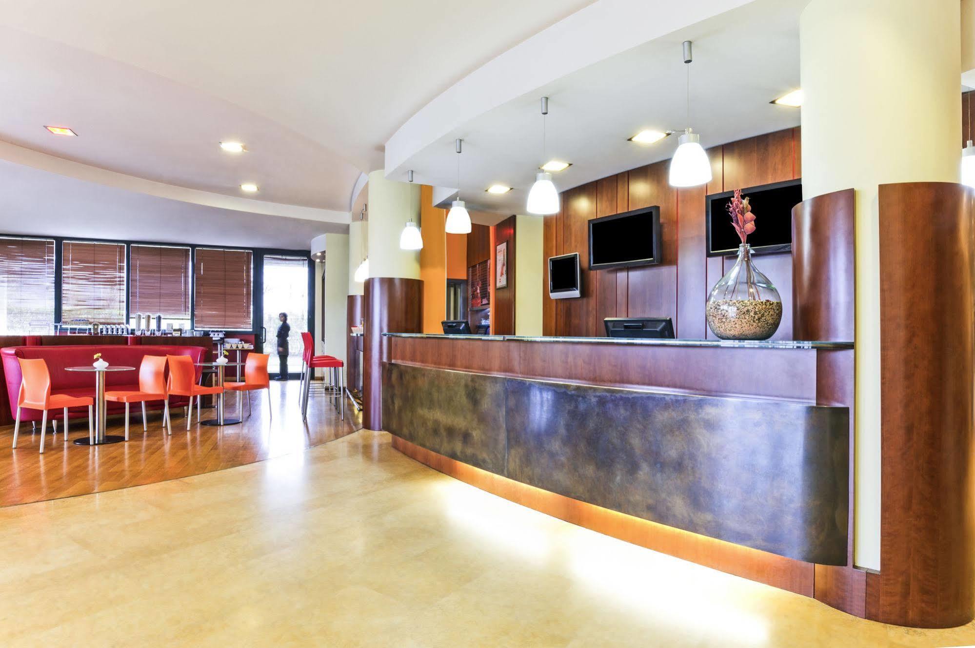 Hotel Ibis Firenze Prato Est Campi Bisenzio Exteriör bild